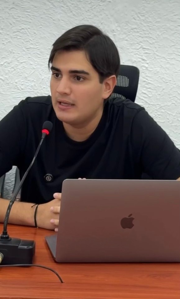 Retrato oficial de Juan David Abisambra, Concejal de Barranquilla